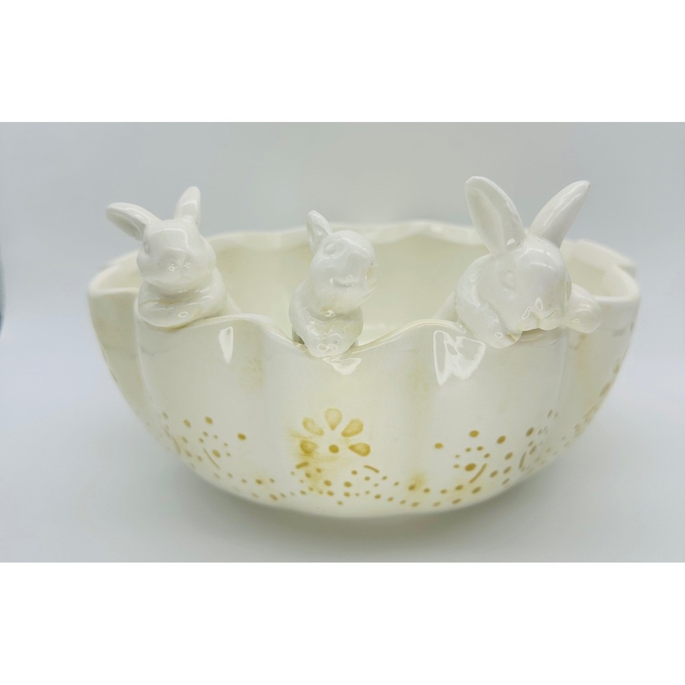 White Ceramic Easter Bunny Rabbit Scalloped Serving Bowl 10.5 inch Eyelet Trim